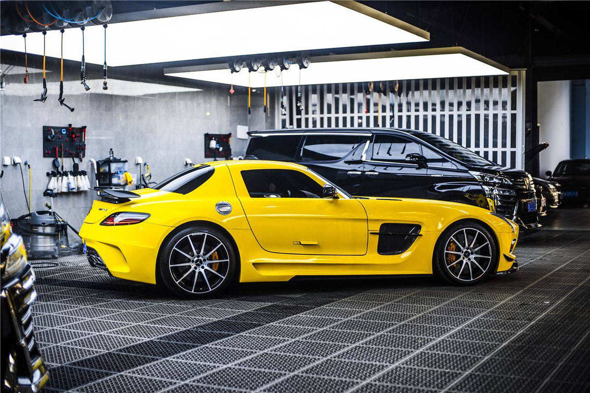 2010-2015 Mercedes Benz W197 SLS AMG BKSS Style Side Skirts & Fender - Carbonado