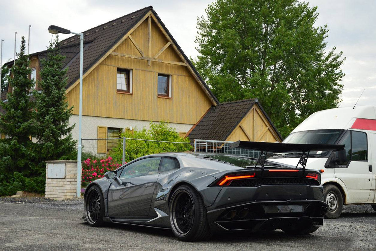 2015-2020 Lamborghini Huracan LP610 DE Style Rear Diffuser - Carbonado Aero