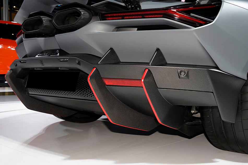 2023-UP Lamborghini Revuelto OE Style Autoclave Carbon Fiber Rear Diffuser