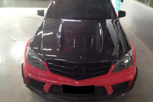 2008-2011 Mercedes Benz W204 C63 AMG BK Style HOOD - Carbonado