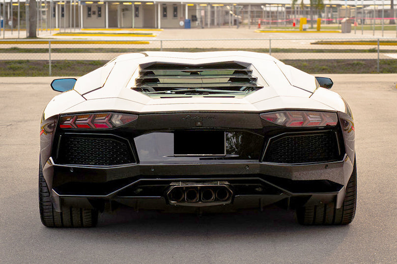 Labio trasero de fibra de carbono estilo Lamborghini Aventador LP700 DM 2011-2016