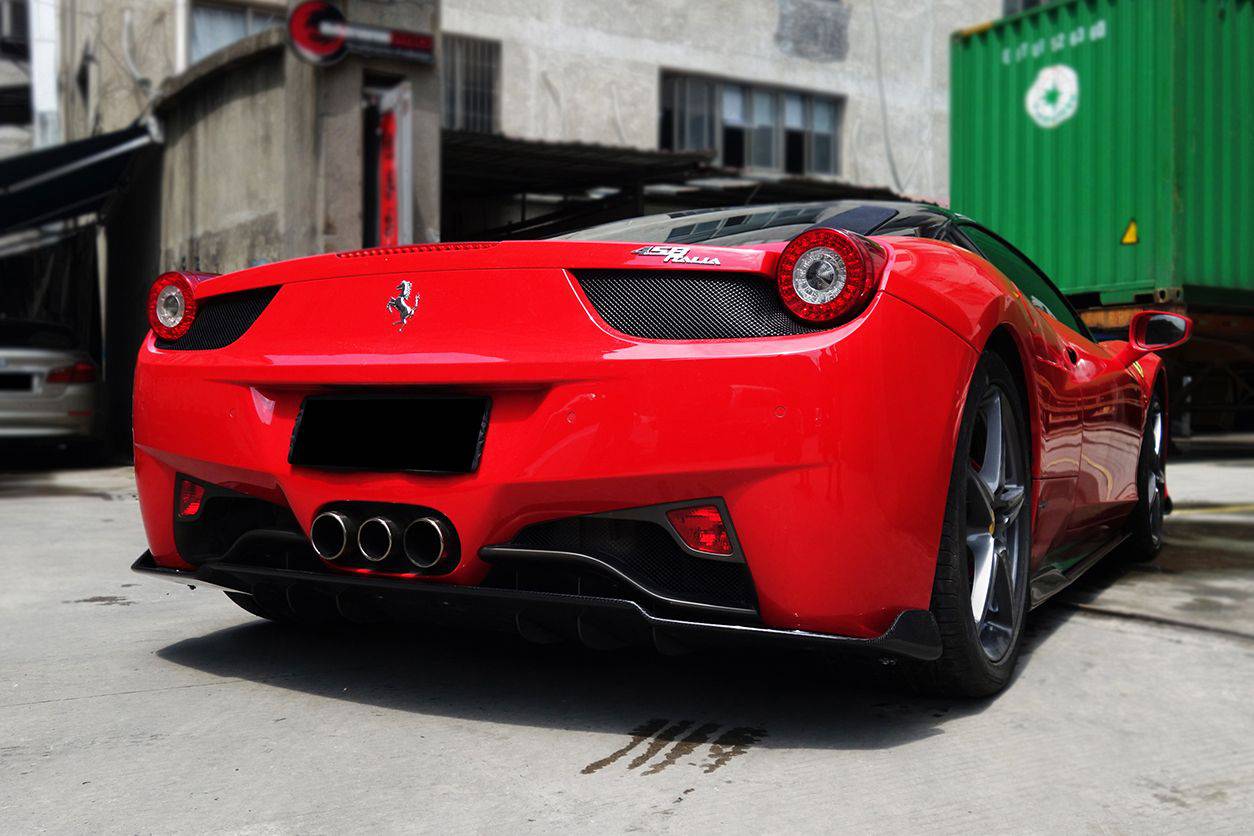 2010-2015 Ferrari 458 Coupe & Spyder AV Style Carbon Fiber Rear Lip Diffuser - Carbonado